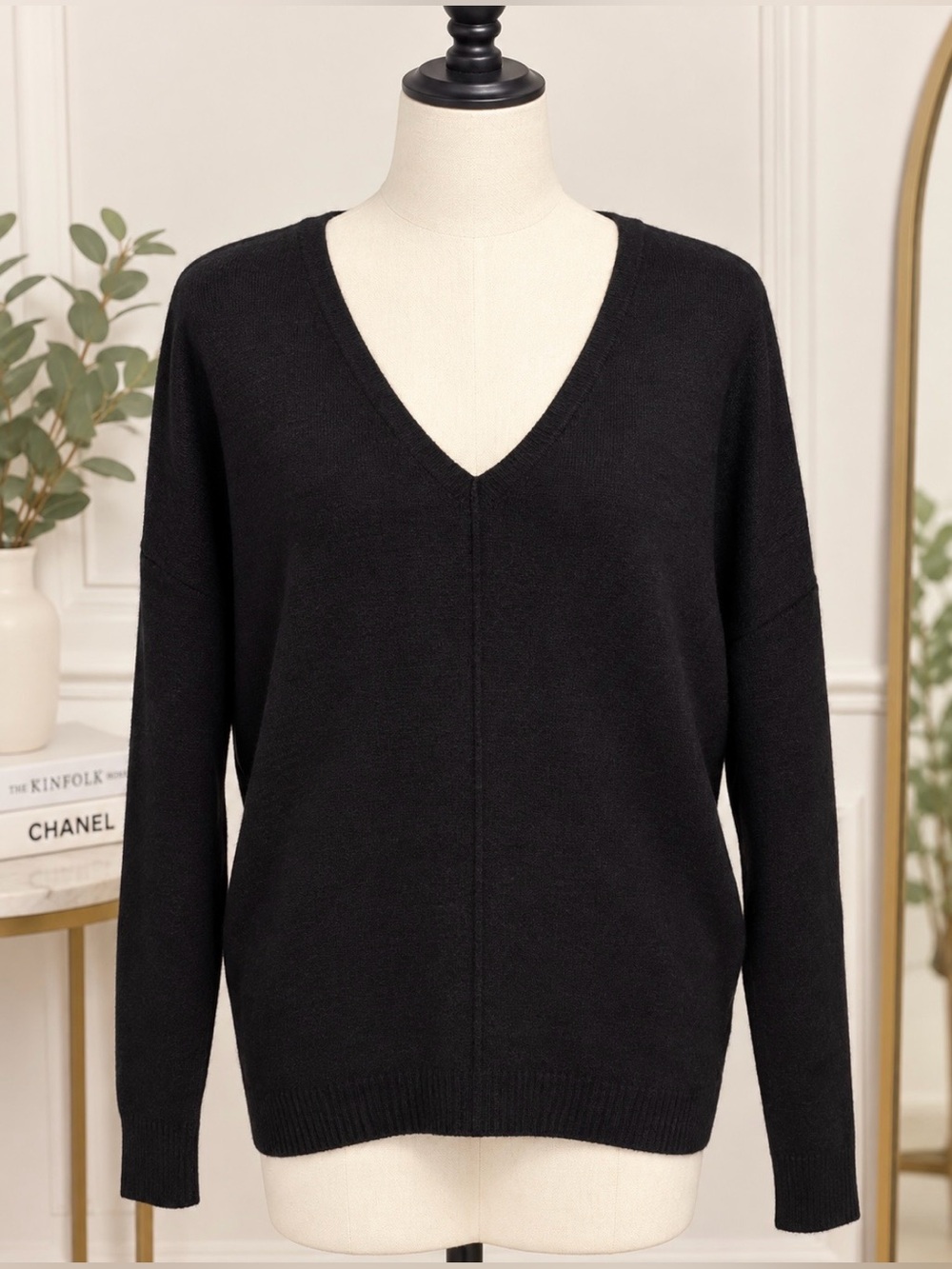 Express Women’s Black V-Neck Sweater